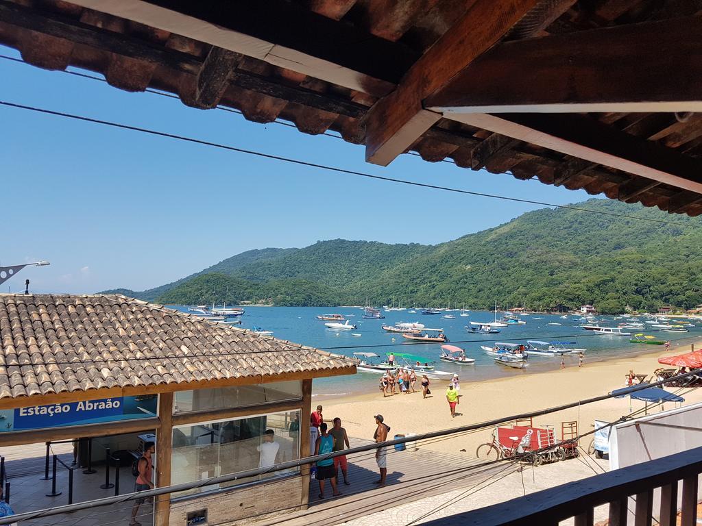 Beira Mar Hostel & Suites Vila do Abraao Bagian luar foto